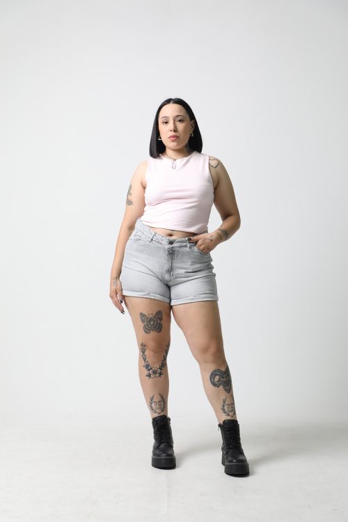 SHORT GRIS ANISA CON RUEDO rigido