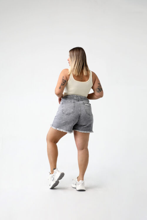 Alternative view of SHORT NIKASA CON ROTURA rigido